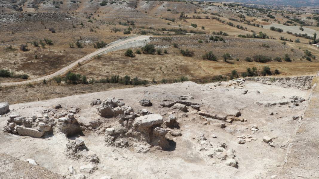 Denizli'de tarihi keşif! 3 bin 500 yıllık kalıntılar bulundu 4